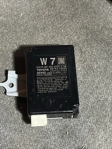 2020-2022 Toyota Corolla TPMS Control Module Receiver OEM 897A0-02020/897A012020 - Foto 1 di 3