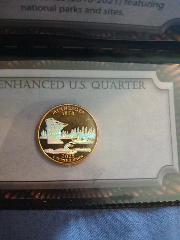 2005 Enhanced Quarter Minnesota In Flip Holder Gold Plated - Image 1 of 3