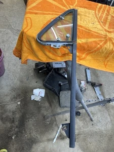 1987-1993 ramcharger D/W series trucks LH drivers vent window assembly OEM - Picture 1 of 6