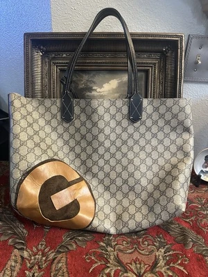 Подлинная двусторонняя кожаная сумка-тоут Gucci средний размер ПВХ Supreme с монограммой черная коричневая - Изображение 1 из 4