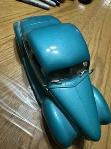 Coche diecast American Muscle Ertl 1:18 1940 Ford Street Rod cupé, verde azulado - Imagen 1 de 13