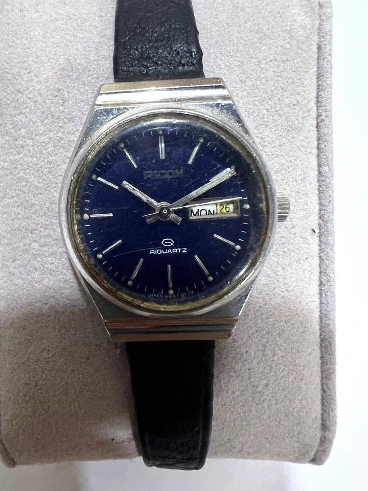 Reloj Vintage Ricoh RiQuartz Día-Fecha Esfera Azul Japón Cuarzo Clásico Foto 1 de 4