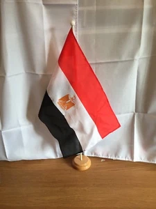 EGYPT FLOOR STANDING FLAG & WOODEN BASE - Picture 1 of 1