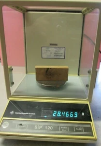 American Scientific Electronic Balance Scale Cat. No. B1240-2 - Picture 1 of 8