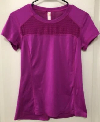 Top deportivo Lucy ventilado talla pequeña malla púrpura manga corta tiras reflectantes Foto 1 de 4
