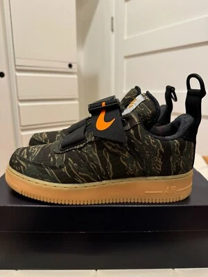 Nike Air Force 1 Utility Low PRM WIP Carhartt Mens Sz 9.5 Camo Green AV4112-300 - Image 1 of 4