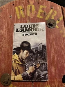 Tucker 1988 Paperback Book by Louis L'Amour - Foto 1 di 7