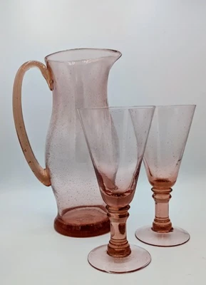 Розовый стеклянный кувшин ручной работы с 2 подходящими кубками — набор из 3 напитков - Изображение 1 из 4