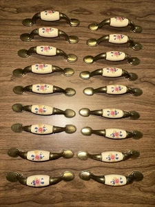 Vintage Lot Of 18 Amerock Brass Porcelain Floral Pulls Flowers Cream Ivory - Picture 1 of 2