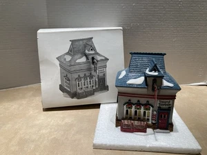 Dept 56 North Pole Series”Beard Barber Shop” In box, in original packaging  - Bild 1 von 14