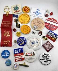 Vintage pin back button lot political, education, school - Foto 1 di 5