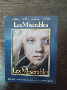 LES MISERABLES DELUXE EDITION GIFT SET BLU-RAY + DVD + Book + Actor Cards