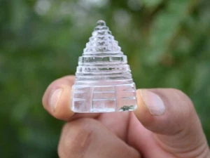 Shri Yantra | Kleiner Quarzkristall Shri Yantra (100-120g / 3,5-4,2Oz) | Kristall - Bild 1 von 4
