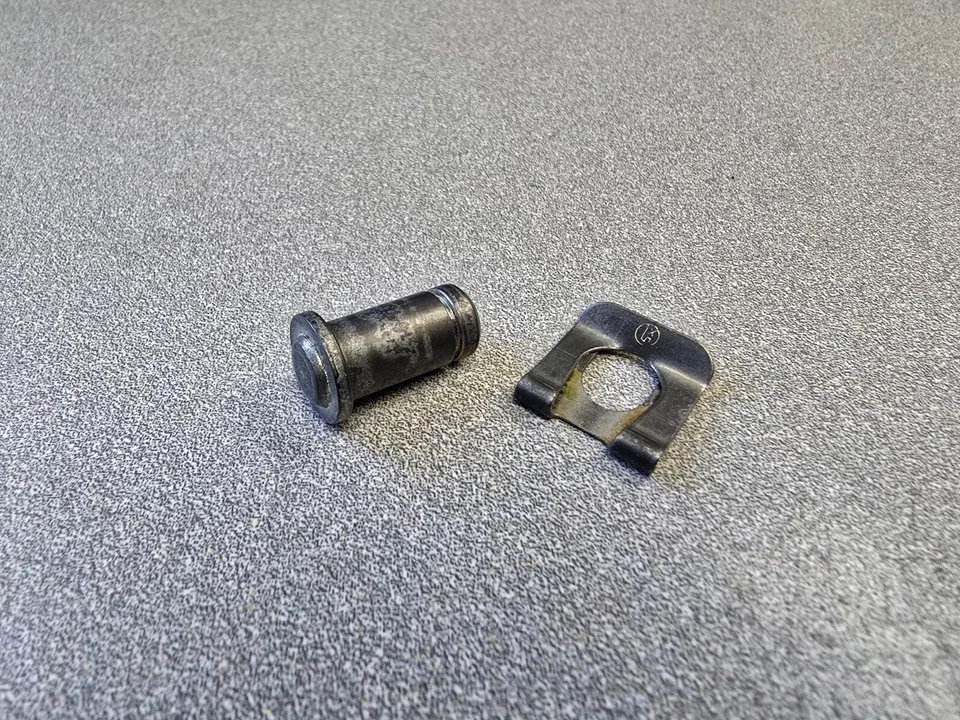 BONITO USADO ORIGINAL PORSCHE 911 930 CILINDRO MAESTRO DE FRENO PARA PIVOTAR PALANCA PIN NLA Foto 1 de 4