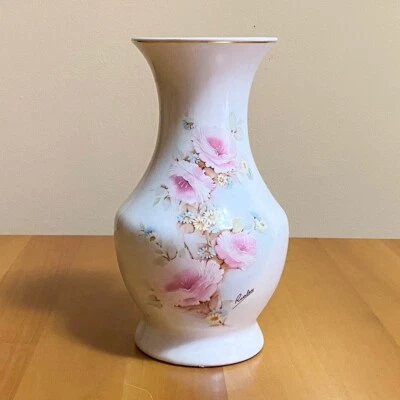 Deko Vase Illustration Blumen Rosa Weiß Elegant Klassisch Riales Floreal - Bild 1 von 4