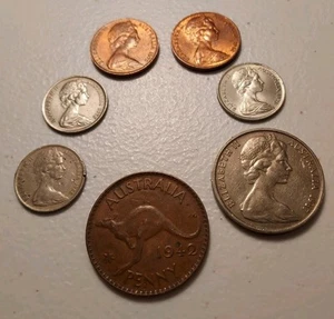 Australia Lot Of 7 Coins WWII to 1980s - Picture 1 of 2