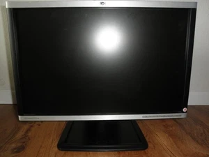 HP Compaq LA2205wg 22 Inches Widescreen Flat Panel LCD Monitor Display - Picture 1 of 5