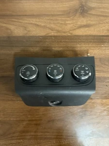 2011-2014 Dodge Avenger RT A/C temp heater climate control unit OEM 1VG32DX9AD - Picture 1 of 9