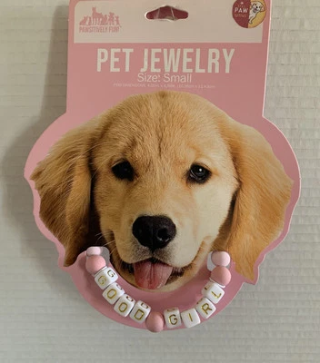 Collar/collar con letras en bloque rosa y blanco (talla pequeña) BUENA CHICA Foto 1 de 4