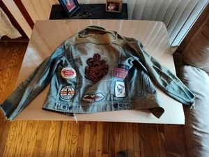 Giacca jeans vintage Harley Davidson uomo Lee con toppe Harley Davidson cattive condizioni - Foto 1 di 24