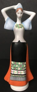 Estatuilla vintage de dama de Aquincum con ropa popular tradicional - Imagen 1 de 8