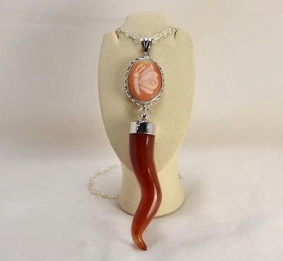 COLLANA E CIONDOLO IN ARGENTO 925 CON CAMMEO E CORNO IN AGATA ROSSA AGDV 0153 - Immagine 1 di 3