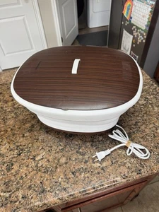 Brookstone Collapsible Towel / Bathrobe / Blanket Warmer - Picture 1 of 5