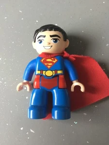 Lego Duplo Superman mit rotem Umhang. - Bild 1 von 1