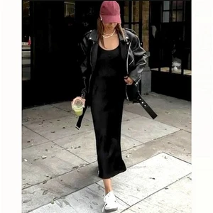 Gerüchten schwarzes ärmelloses Midikleid Tank Flare XS Pariser U-Ausschnitt minimalistisch - Bild 1 von 5