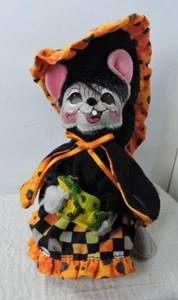 AnnaLee Halloween Mouse holding a frog 6 " tall dressed as Halloween witch - Picture 1 of 7
