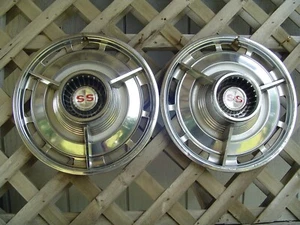 2 VINTAGE CLASSIC 1963 1964 CHEVROLET CHEVY SS BELAIR IMPALA HUBCAPS WHEEL COVER - Picture 1 of 11