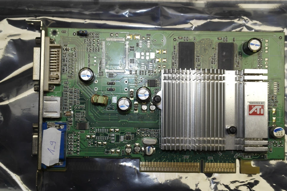 ATI Radeon 9600 256MB DVI S-video VGA  AGP  Power Color passive cooling - Image 1 of 4