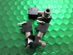 20 x 3,5 mm mini conector de teléfono de audio ángulo recto montaje de PCB MR551L 4890.2250 UKSTOCK - Imagen 1 de 3