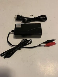 Cargador adaptador de alimentación de CC de 8,4 V 3A batería de iones de litio de 7,4 V - Imagen 1 de 6