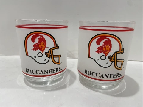2 Tampa Bay Buccaneers NFL Vtg Drinking Glasses 13oz Mobil Giveaway Collectible Cover