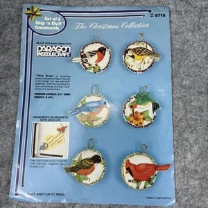 Juego de 6 adornos navideños vintage Paragon Needlecraft Wild Birds - Imagen 1 de 9