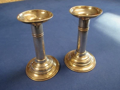 PAR DE CANDELABROS MERIDEN BRITANNIA CO. ESTERLINA para uso o chatarra 218 gramos Foto 1 de 4