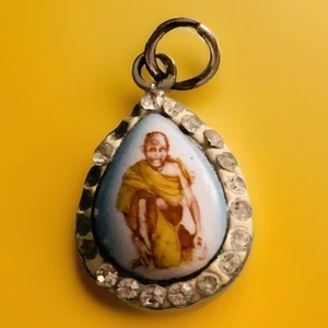 Vintage - Thai Buddhist Monk - Amulet Pendant – Hand-Painted Enamel Portrait - Picture 1 of 7