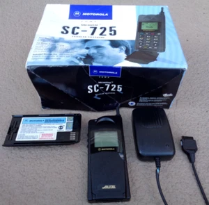 1998 MOTOROLA MICROTAC SC-725 MOBILE CELLULAR PHONE W/BOX BATT AC CORD - Picture 1 of 6