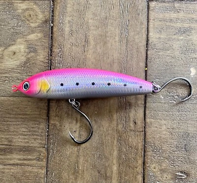 Stickbait flotante rosa 5 3/4 2025 - atún, GT, DORADO KING PEZ COLA AMARILLA Foto 1 de 4
