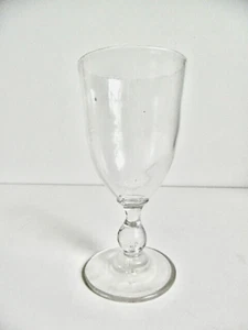 ANCIEN VERRE EN VERRE SOUFFLÉ UN PEU IRRÉGULIER - Ht 14 cm - réf 12924 - Imagen 1 de 9