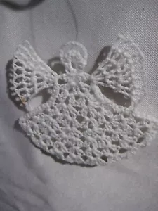 Ángel de Navidad vintage de ganchillo hecho a mano - ¿rígido/almidonado? "3 3/4"" de ancho por 3 1/2 de alto" - Imagen 1 de 4