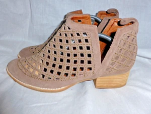 JEFFREY CAMPBELL WOMEN BROWN LEATHER BASKET ANKLE BOOT SIZE UK 7 EU 40 VGC - Picture 1 of 23