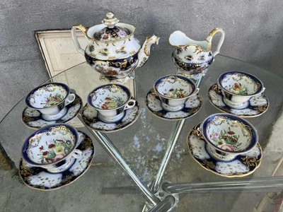 Service à Thé en Porcelaine de VALENTINE Bleu de Valentine et Polychrome - Photo 1/4