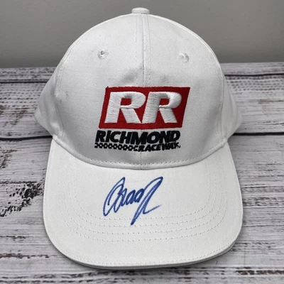 Белая кепка с ремешком Richmond Raceway NASCAR Racing с автографом Брэда Кеселовски - Изображение 1 из 4