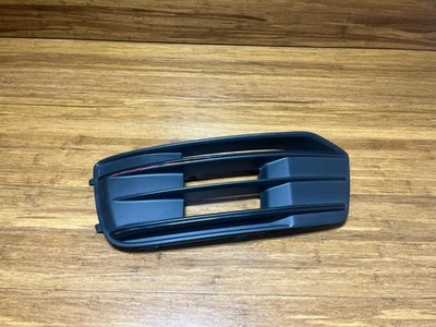 2018-2021 Audi Q5 Front Bumper Left Fog Light Grille Trim Bezel 80A807681P *NOTE - Image 1 of 4
