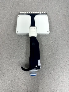 Gilson Pipetman 12-channel Pipette P1200 - Picture 1 of 3