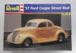 NIOB Revell 85-2598 1937 Ford Coupe Street Rod 1:24 Open Box alle Teile - Bild 1 von 8
