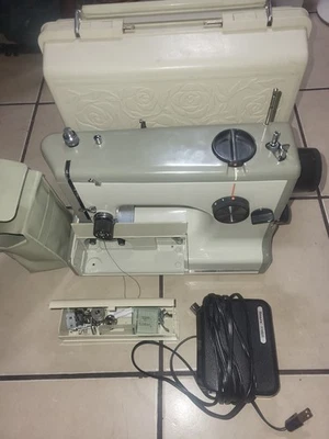 VTG Sears Kenmore Portable Sewing Machine Model 158-10304 Rose Case Accessories - Image 1 of 4