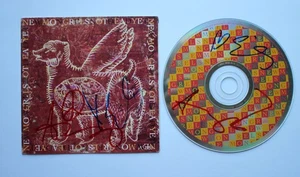 Autographed Hand Signed New Mongrels (INDIGO GIRLS) CD & Booklet "Not Dead Yet" - Bild 1 von 3